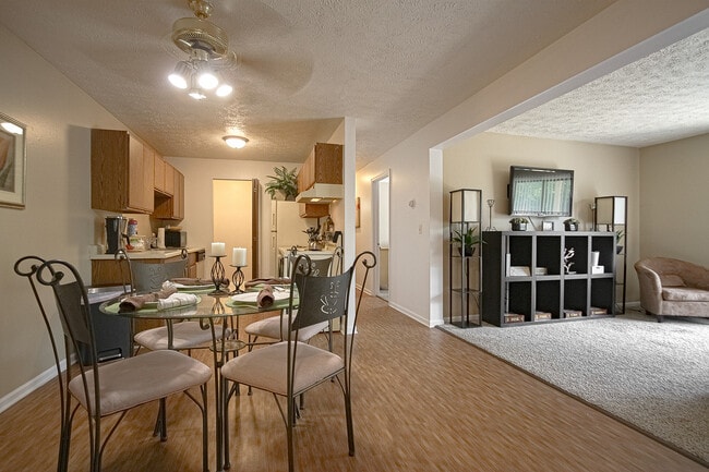 Springbrook - Dining Room - Homestead Apartments