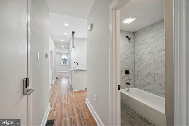 Building Photo - 2144 S 20th St