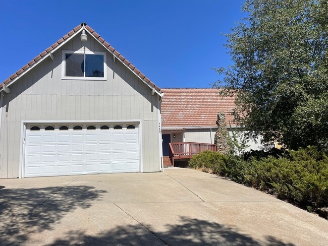 Building Photo - 7469 Gabor St