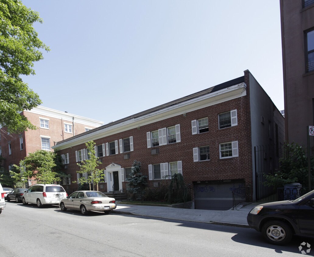 Primary Photo - 172 Carroll St