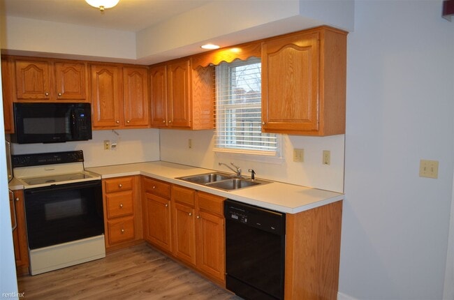 Building Photo - 3 br, 2.5 bath Townhome - 97 Lee Ann Court