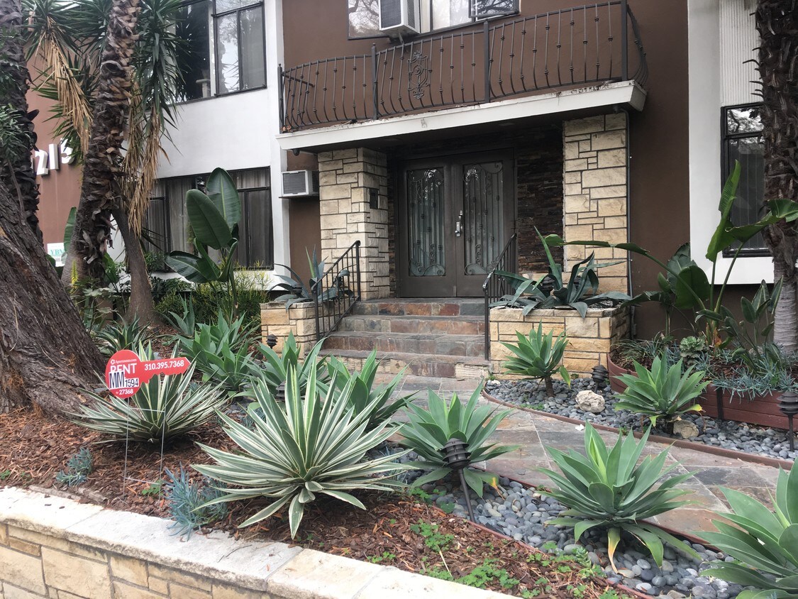 1215 N Hayworth Ave, West Hollywood, CA 90046 Apartments in West