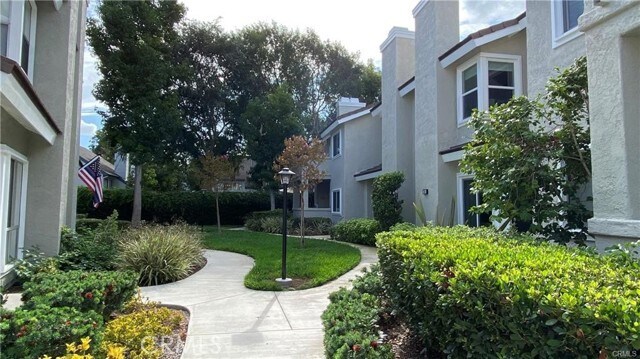 Building Photo - 76 Greenmoor