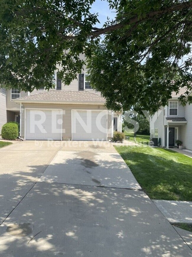 Foto del edificio - 3 Bedroom Townhome North of the River!