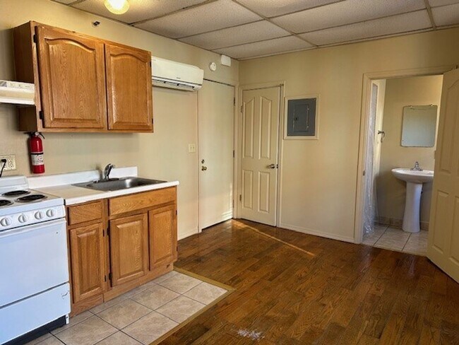 Foto del edificio - Efficiency 3rd Floor For Rent In Harrisbur...