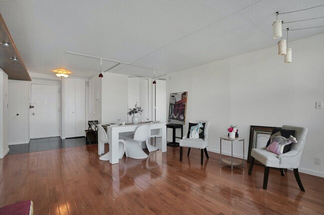 Foto del edificio - 7002 Boulevard E