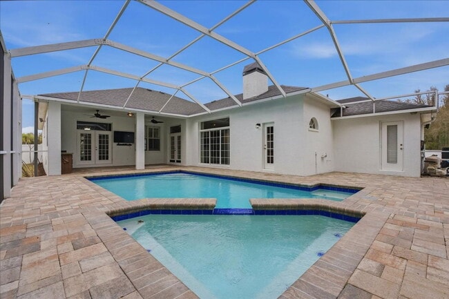 Foto del edificio - 525 Cullaro Ln