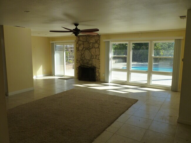 Building Photo - 5937 Dirac St