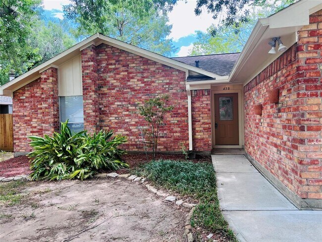 Building Photo - 438 Reseda Dr