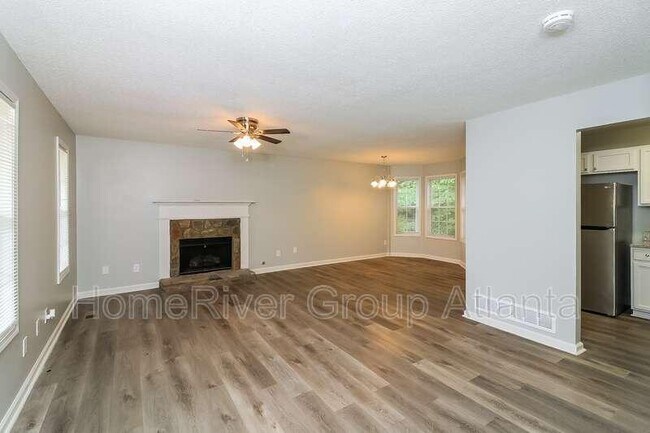 Building Photo - 732 Newport Dr