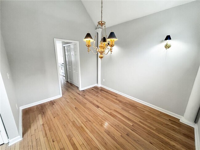 Building Photo - 2092 Drogheda Ln