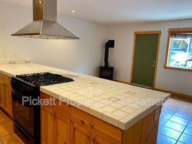 Foto del edificio - 4673 NW Walgren Dr