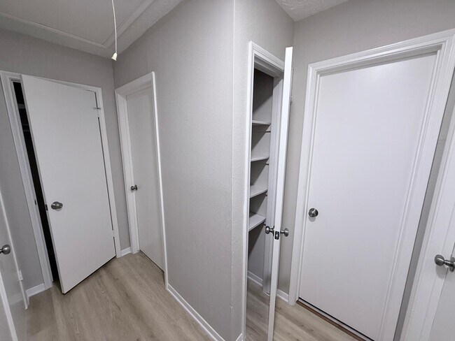 Foto del edificio - 1315 Tiny Tree Dr