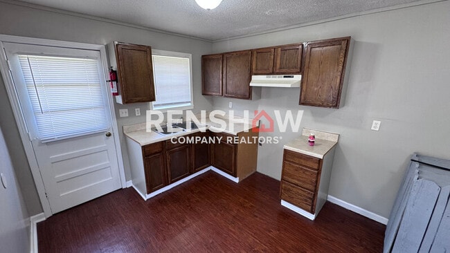 Building Photo - 386 Navy Dr