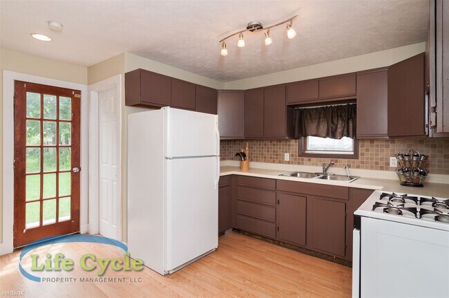 Building Photo - 2 br, 1 bath House - 1310 Beechwood St NE