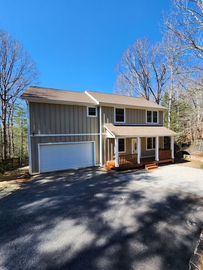 Building Photo - Swannanoa Rental!