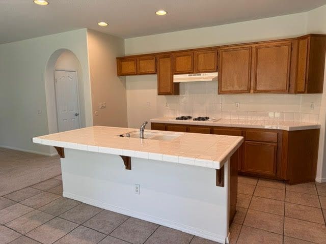 Building Photo - 14882 Meridian