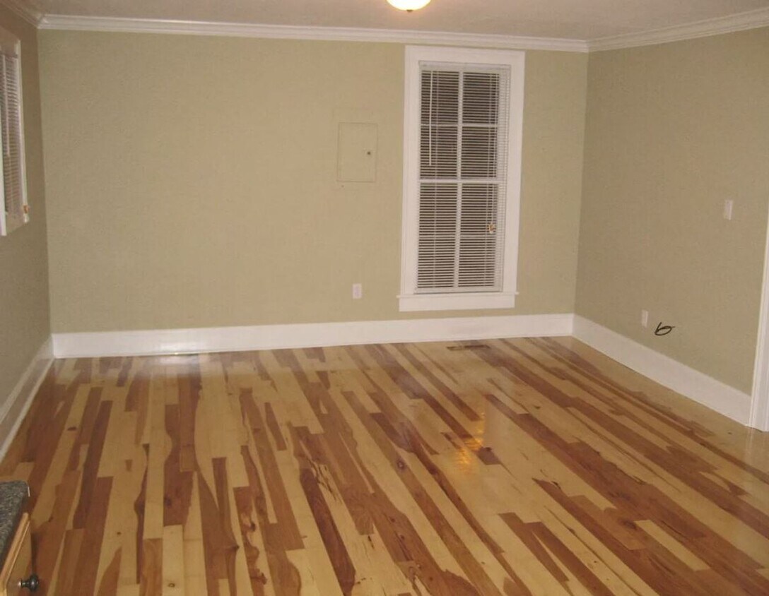 Foto del edificio - 845 1/2 E 10th Street
