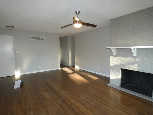 Building Photo - Coming Soon! Do not miss out! 6511 NW Vall...
