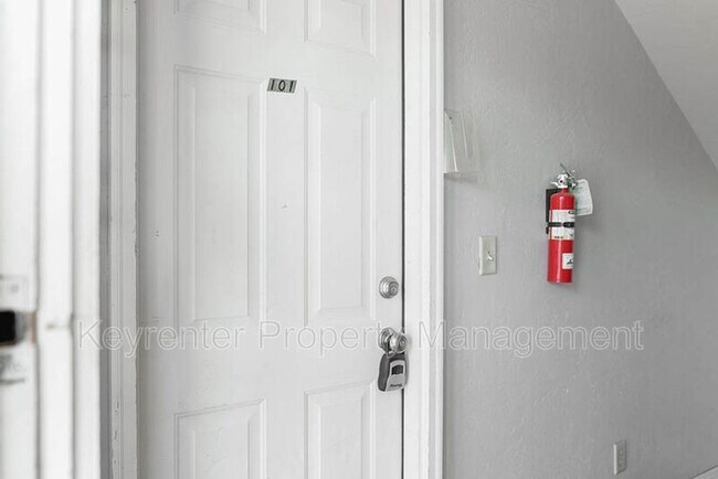 Foto del edificio - 1629 NW 22nd St