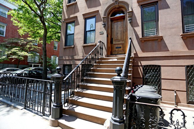 Foto del edificio - 436 Clinton St