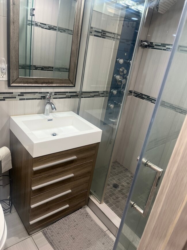 Building Photo - 130 Scooter Ln