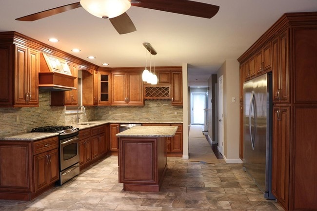 Building Photo - 76 Stephen Loop