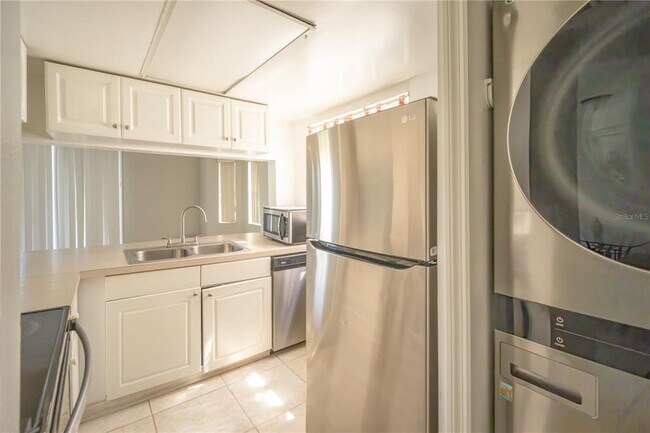 Foto del edificio - 873.0 Caribbean Dr