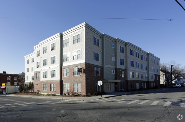 Building Photo - Auburn Apartments