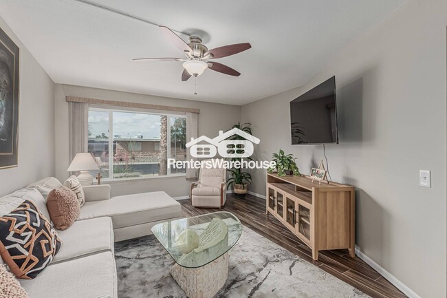 Building Photo - 10871 W Buccaneer Dr
