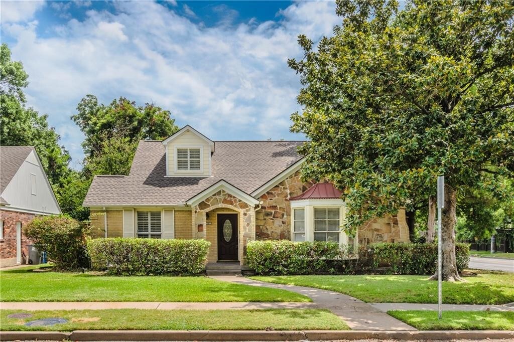 Foto principal - 6102 Revere Pl