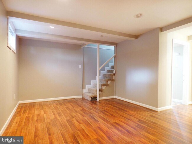 Building Photo - 4010 70th Ave
