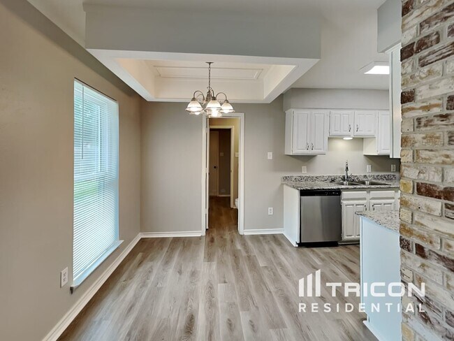 Foto del edificio - 828 W Embercrest Dr