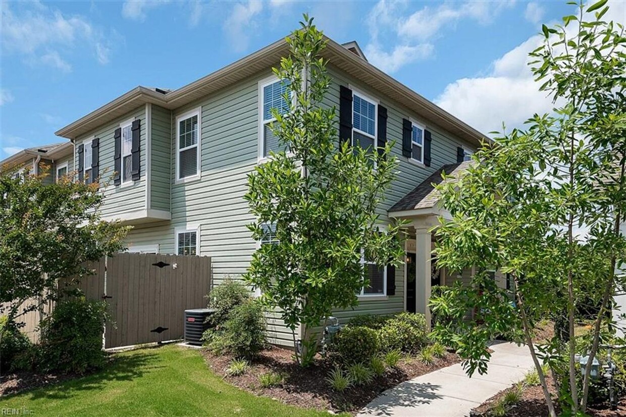 Primary Photo - Beautiful condo in Spence Crossing