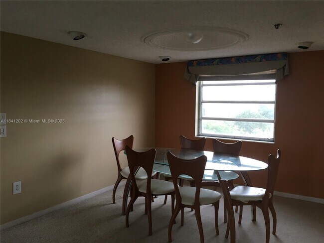 Foto del edificio - 3940 Inverrary Blvd