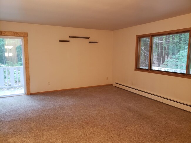 living room - 22696 Pinewood Rd