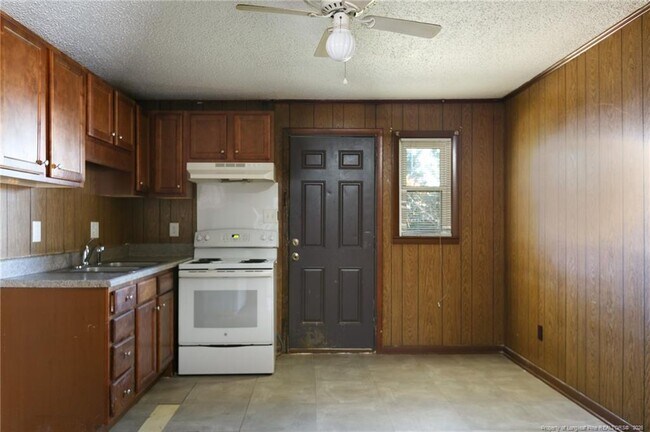 Foto del edificio - 1045 Rulnick St