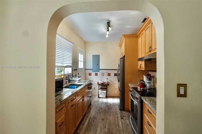 Building Photo - 906 Genoa St