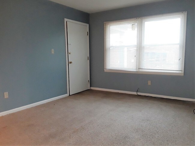 Building Photo - 1716 Bonnyville Blvd
