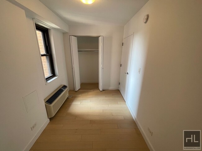 Building Photo - East 39th Street