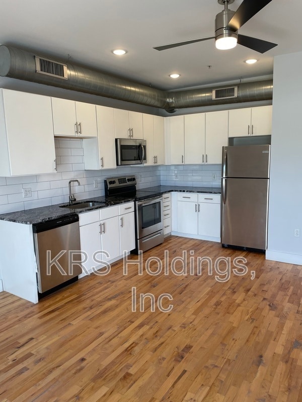 Building Photo - 805 W Cary St