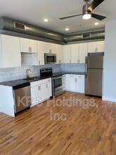 Building Photo - 805 W Cary St