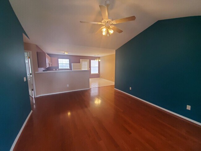 Building Photo - (3) Bed/(2) Bath NE Norman! Avail Early February!