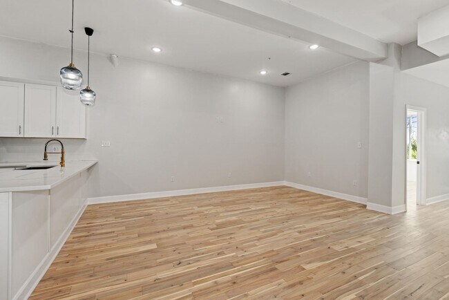 Building Photo - 260 Palisade Ave