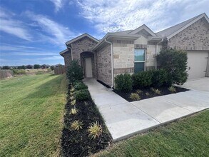 Building Photo - 9312 Red Brush Trl