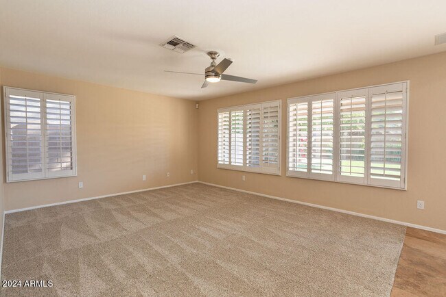 Foto del edificio - 7457 W Melinda Ln