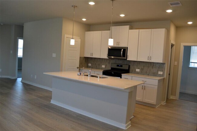 Foto del edificio - 6744 Chinapkin Oak Ln