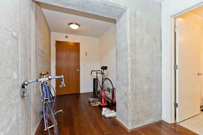 Foto del edificio - 235 W Van Buren St