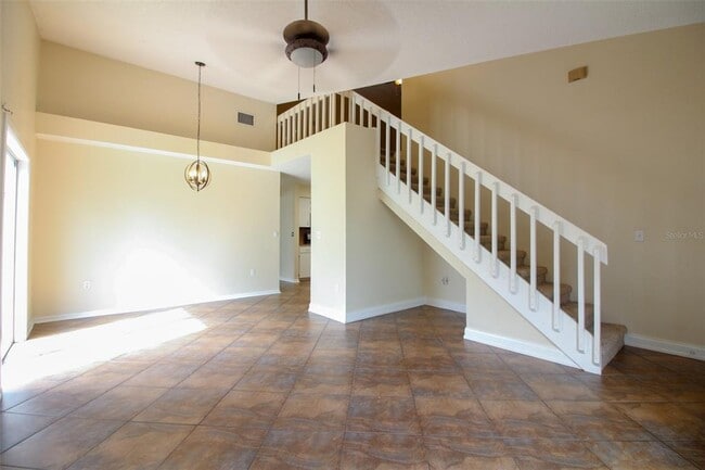 Building Photo - 1075 Meadowood Pointe Rd