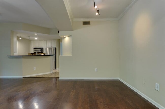 Building Photo - 9525 N Capital of Texas Hwy